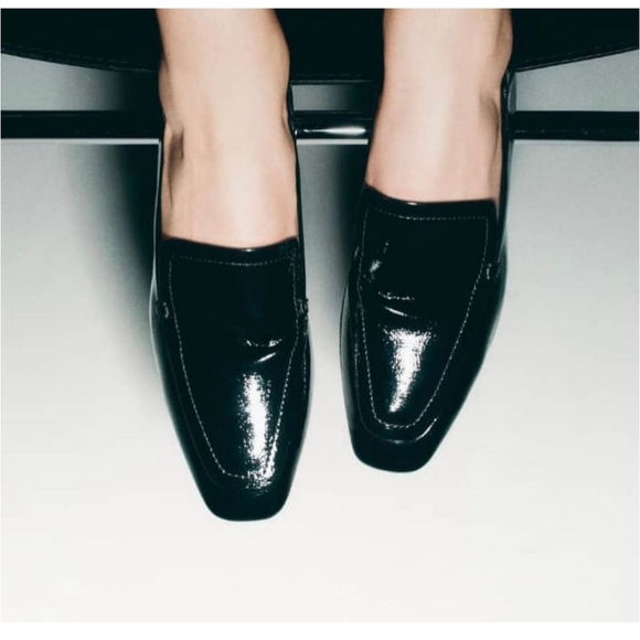 PATENT EFFECT FLATS SIZE 6 - Picture 2 of 9